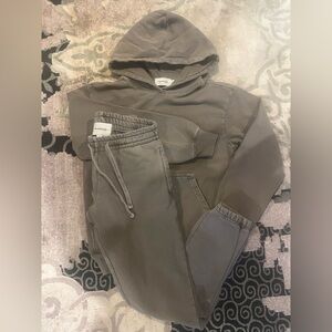 Retail $148. Talentless Sweat Set. EUC.